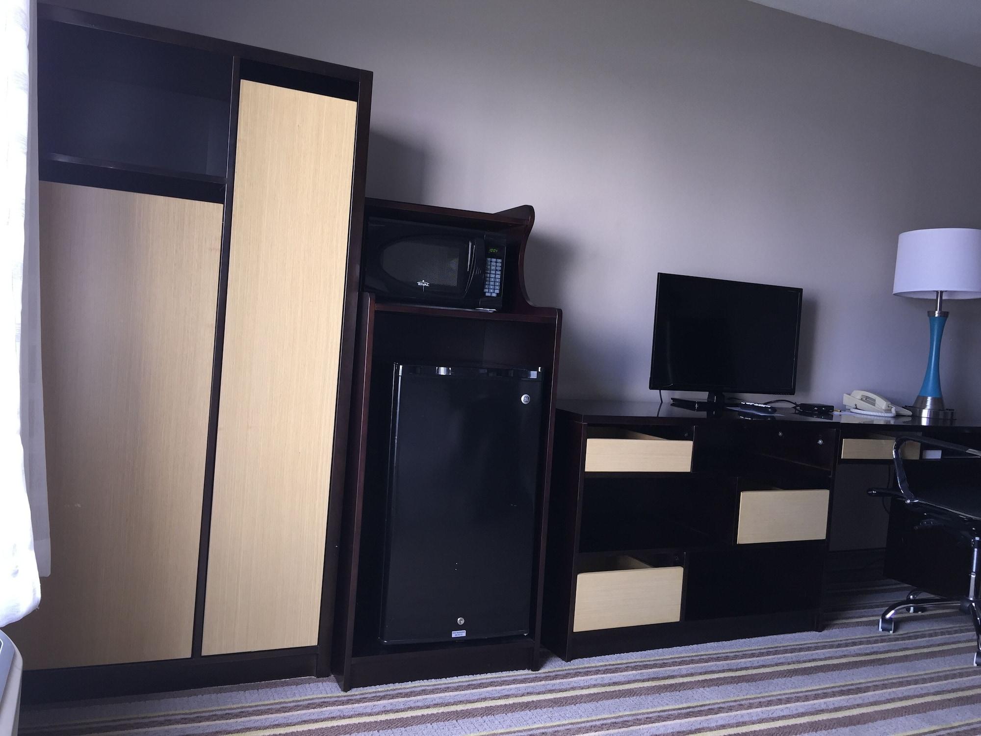 Delavan Inn And Suites מראה חיצוני תמונה