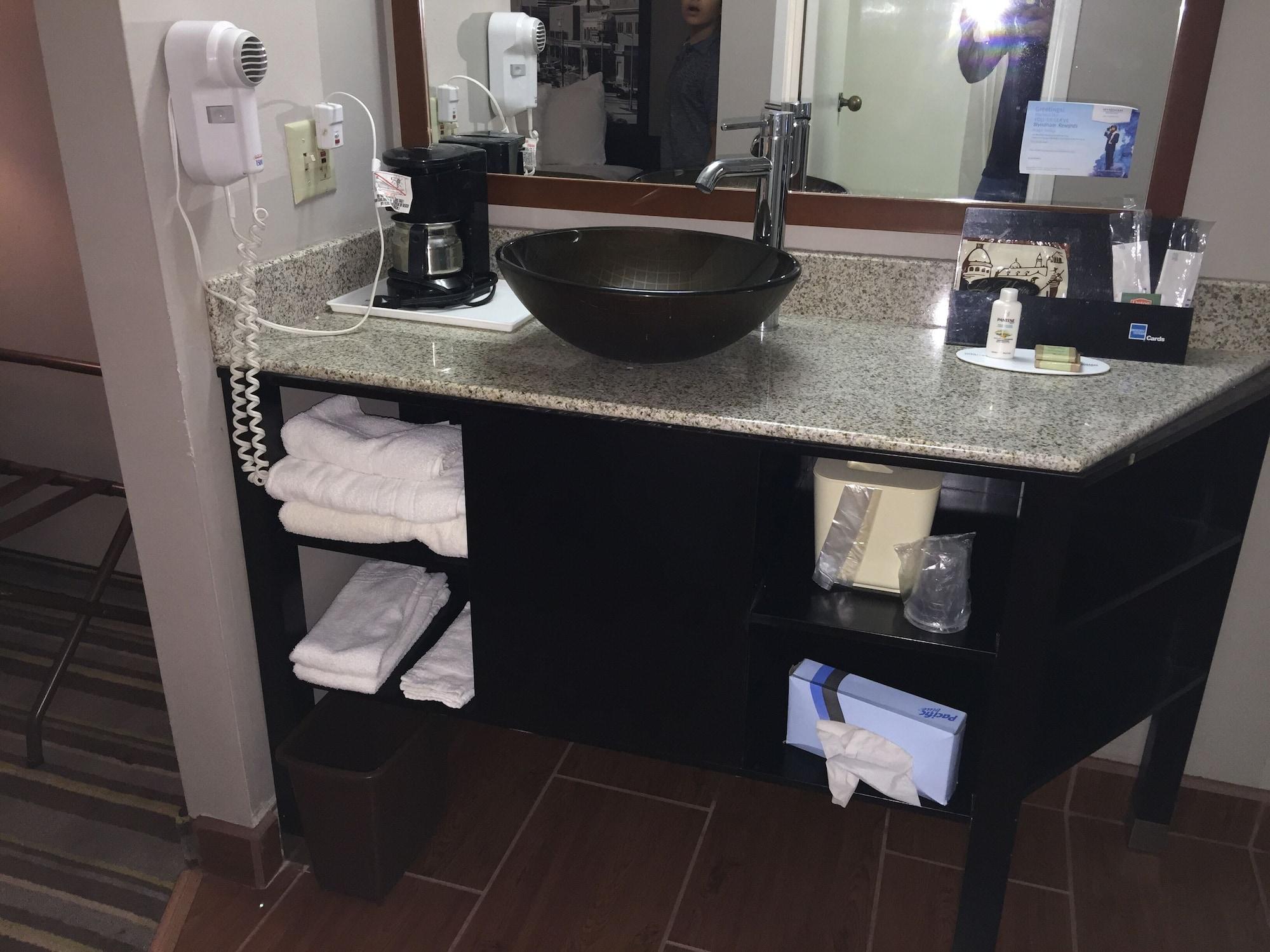 Delavan Inn And Suites מראה חיצוני תמונה