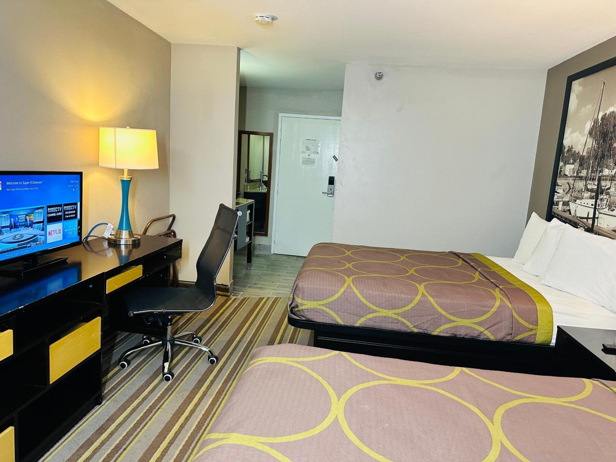 Delavan Inn And Suites מראה חיצוני תמונה